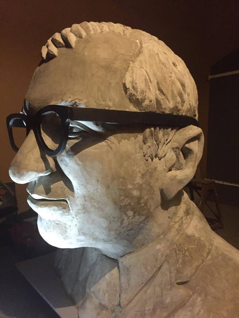 Betonkopf von der Seite