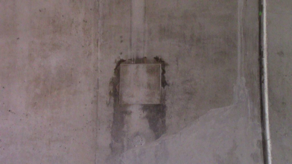 Verfärbung in der Tunnelwand